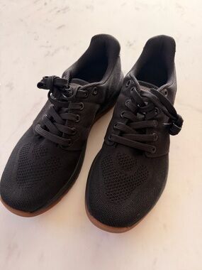 Women's Black Knit Athletic Sneakers with Gum Sole